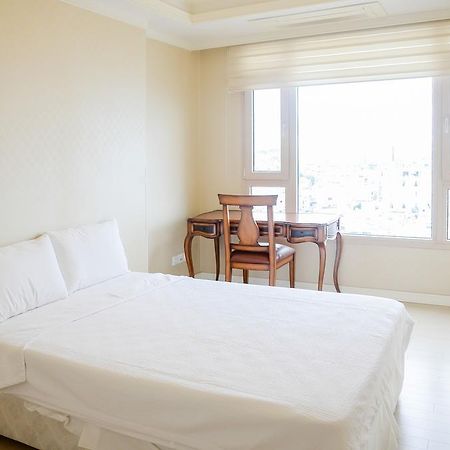 Cantavil Hoan Cau Aparthotel Хошимин Екстериор снимка