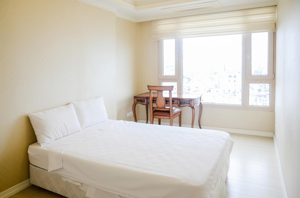 Cantavil Hoan Cau Aparthotel Хошимин Екстериор снимка